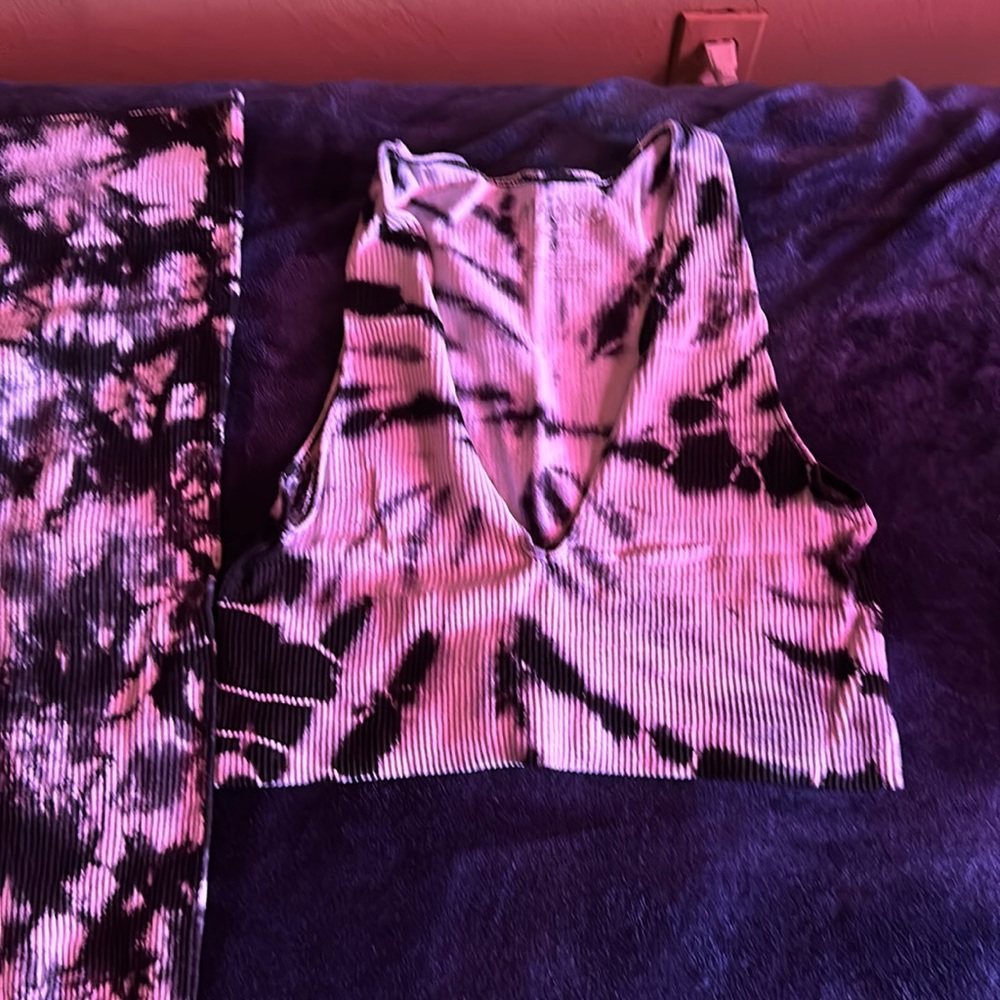 MADRAG TYE DYE 2PC LEGGINGS SET FOR WOMEN PRELOVED IN GREAT CONDITION